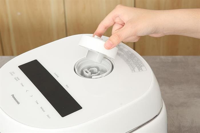 Nồi cơm điện tử 1.8L Panasonic SR-DK184WRA