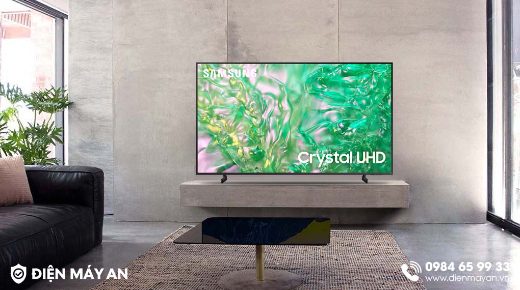 Smart Tivi Samsung 4K 43 Inch UA43DU8000 sở hữu thiết kế AirSlim tinh tế, thanh lịch và bắt mắt làm đẹp cho không gian sống của bạn